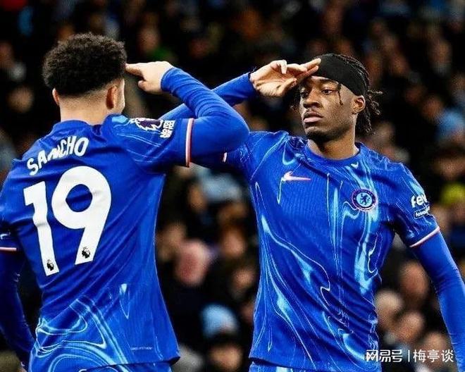 欧联杯抢七大战爆出冷门！曼联小胜北京首钢，争冠形势突变(曼联或小胜维拉)